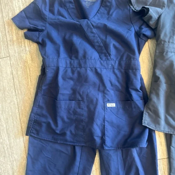 Navy and Gray Scrub Set - Picture 2 of 4